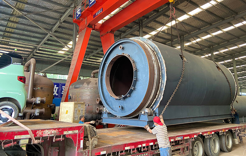 廢輪胎橡膠煉油設備裝車發貨實拍 廢輪胎橡膠煉油設備裝車發貨實拍