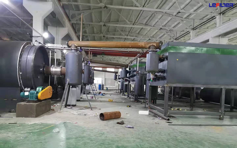 油泥炭化設備安裝現場